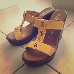 COPY - NWOT Contessa Wedge in Yellow Gold